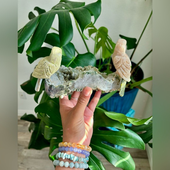 Gemstone Bird carving - Picture 4 of 7